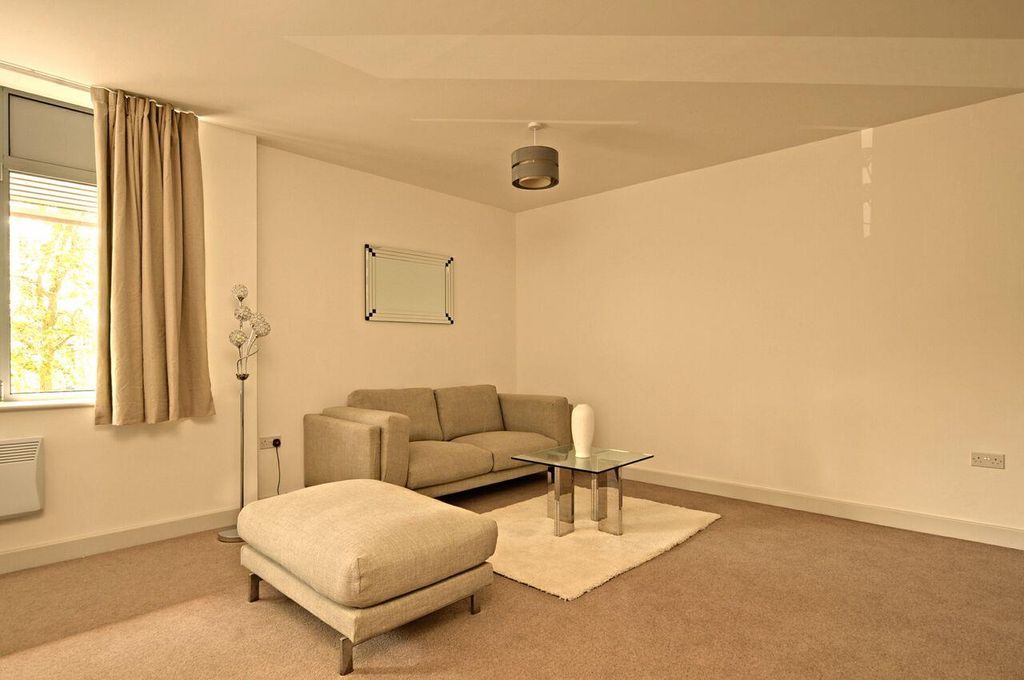 Property photo 2 of 3