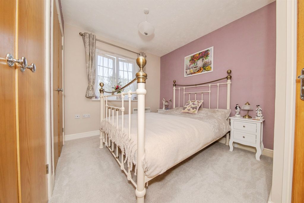 Property photo 3 of 11