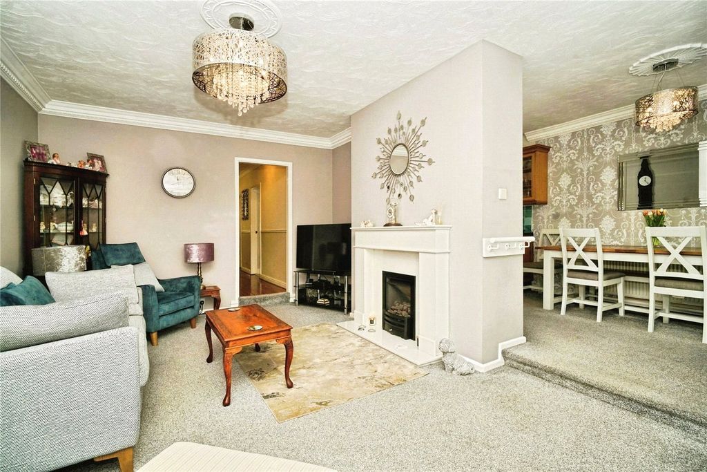 Property photo 2 of 20 Picture No. 23