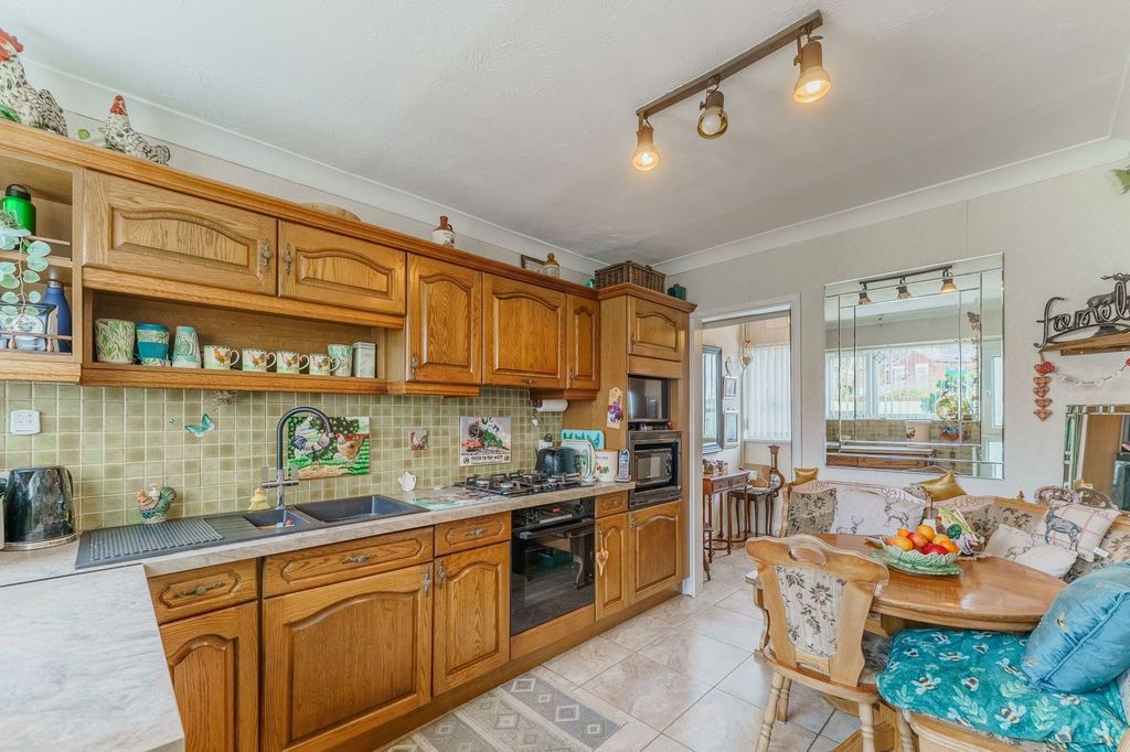 Property photo 3 of 22