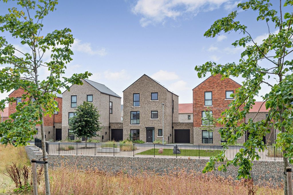 Property photo 1 of 25 4622780