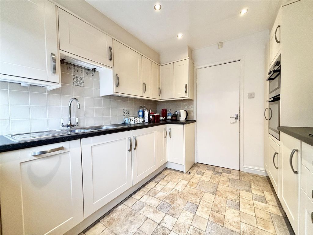 Property photo 3 of 24