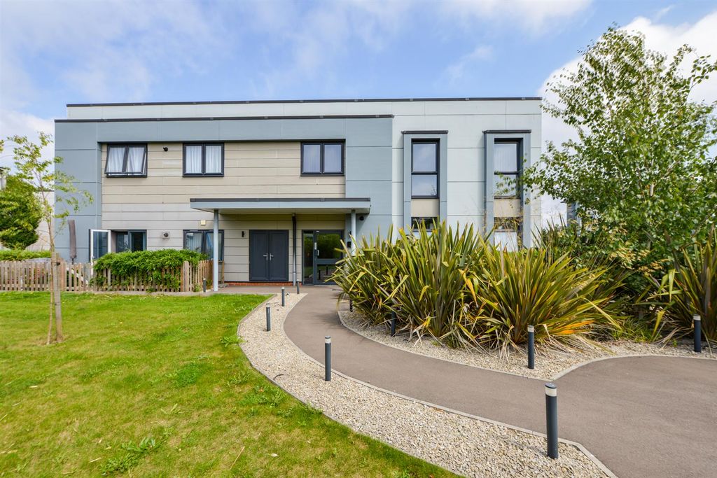 Property photo 3 of 24 Camm House Hawkinge17.Jpg