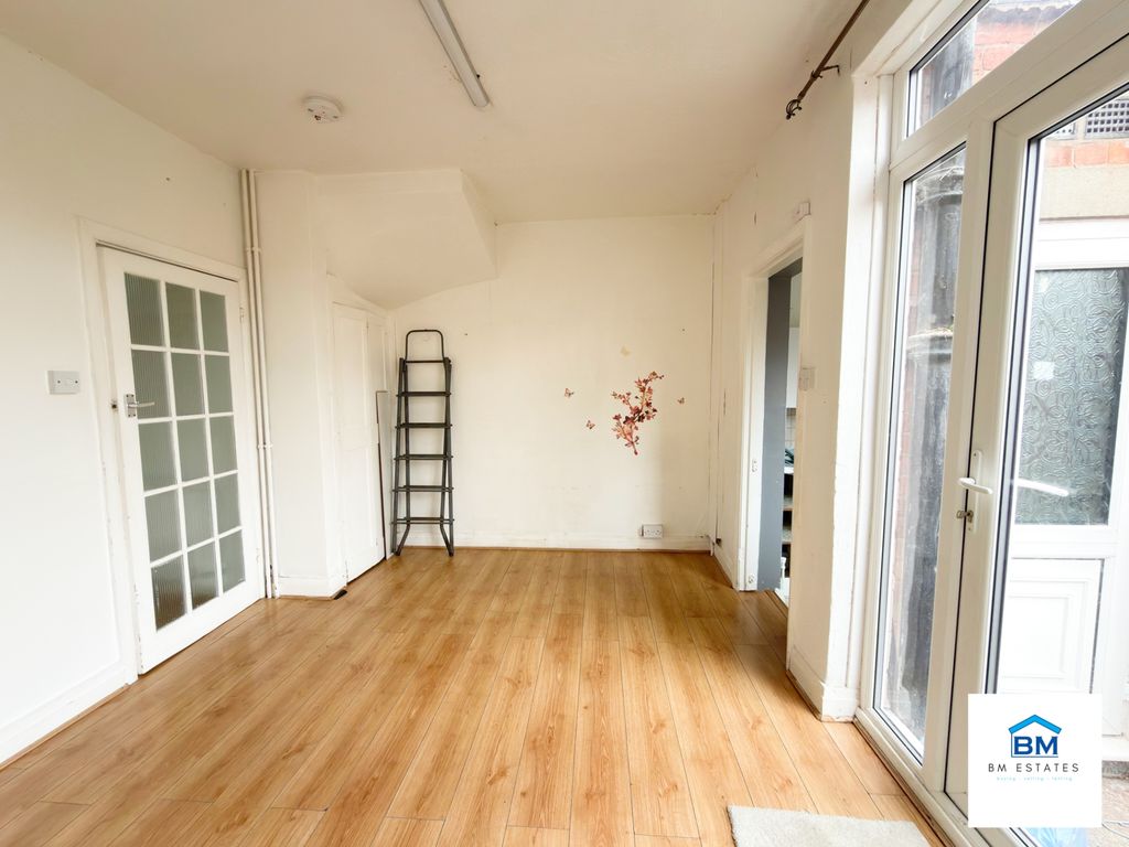 Property photo 3 of 9 Dining Room