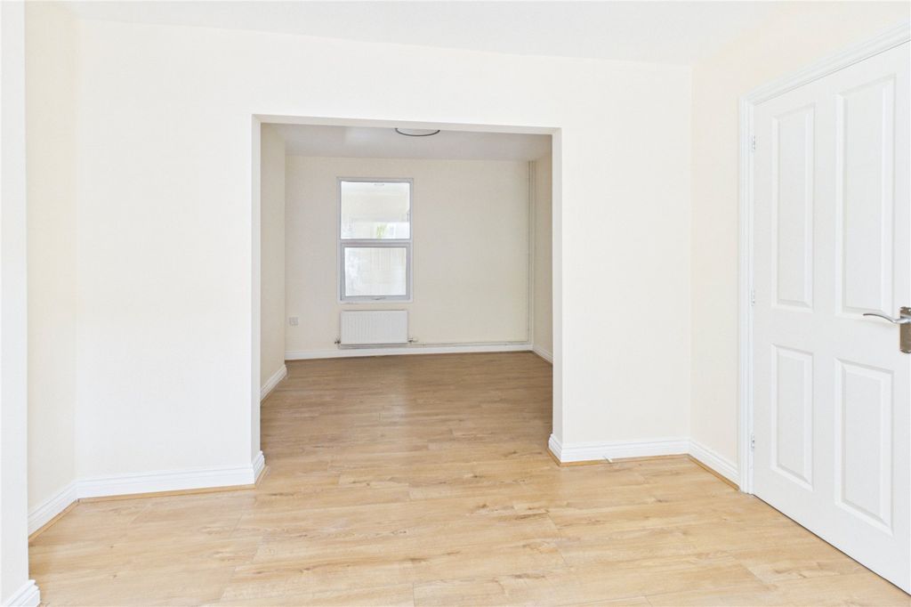 Property photo 3 of 14 Picture No. 08