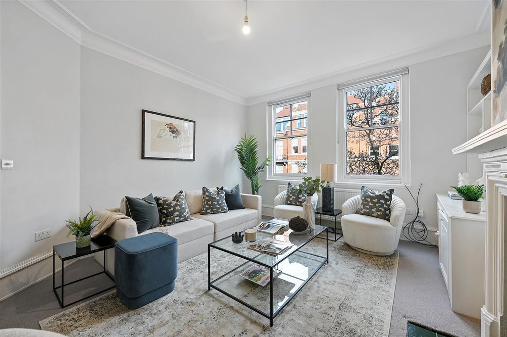 Property photo 3 of 14 Reception