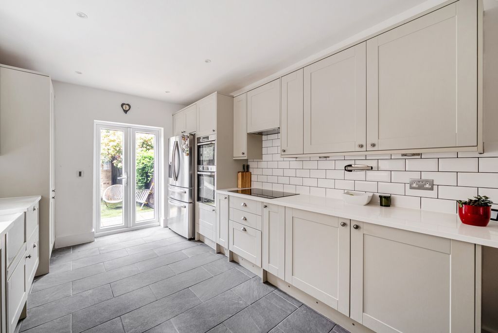 Property photo 3 of 15 Kitchen