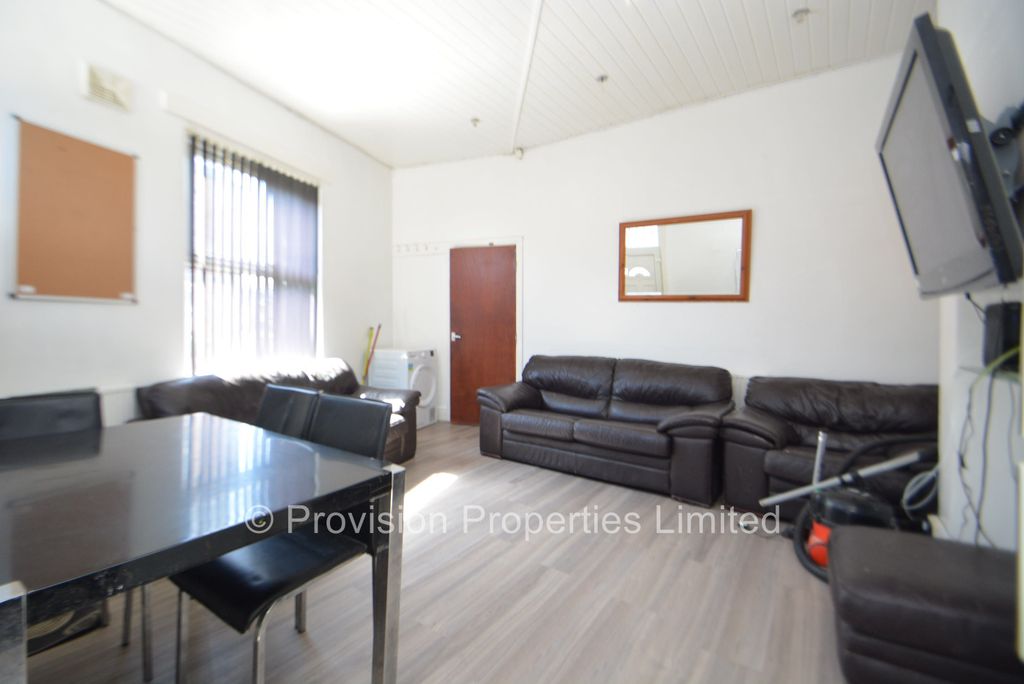 Property photo 1 of 8 Photo