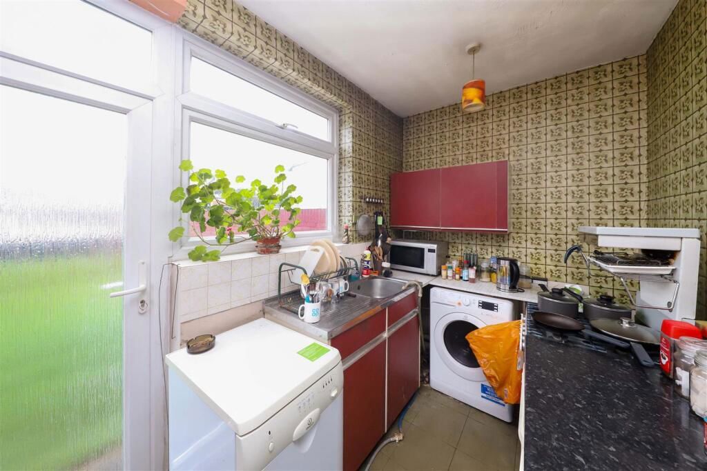 Property photo 3 of 12