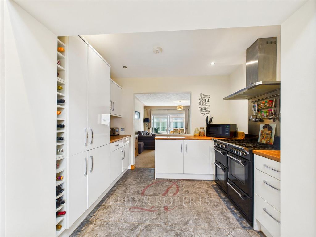 Property photo 2 of 20 Cam05148G0-Pr0031-Still014.Jpg