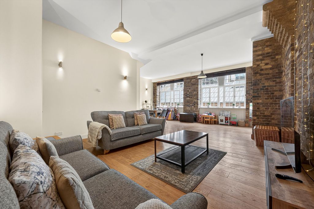 Property photo 1 of 16 Image