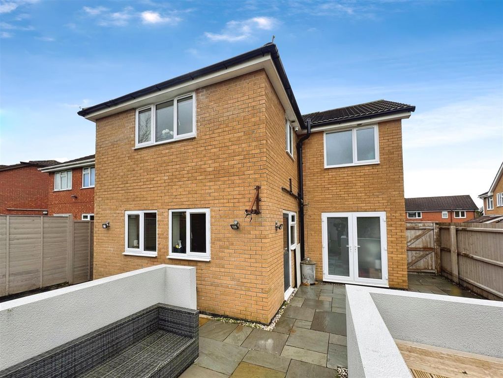 Property photo 2 of 22 Back