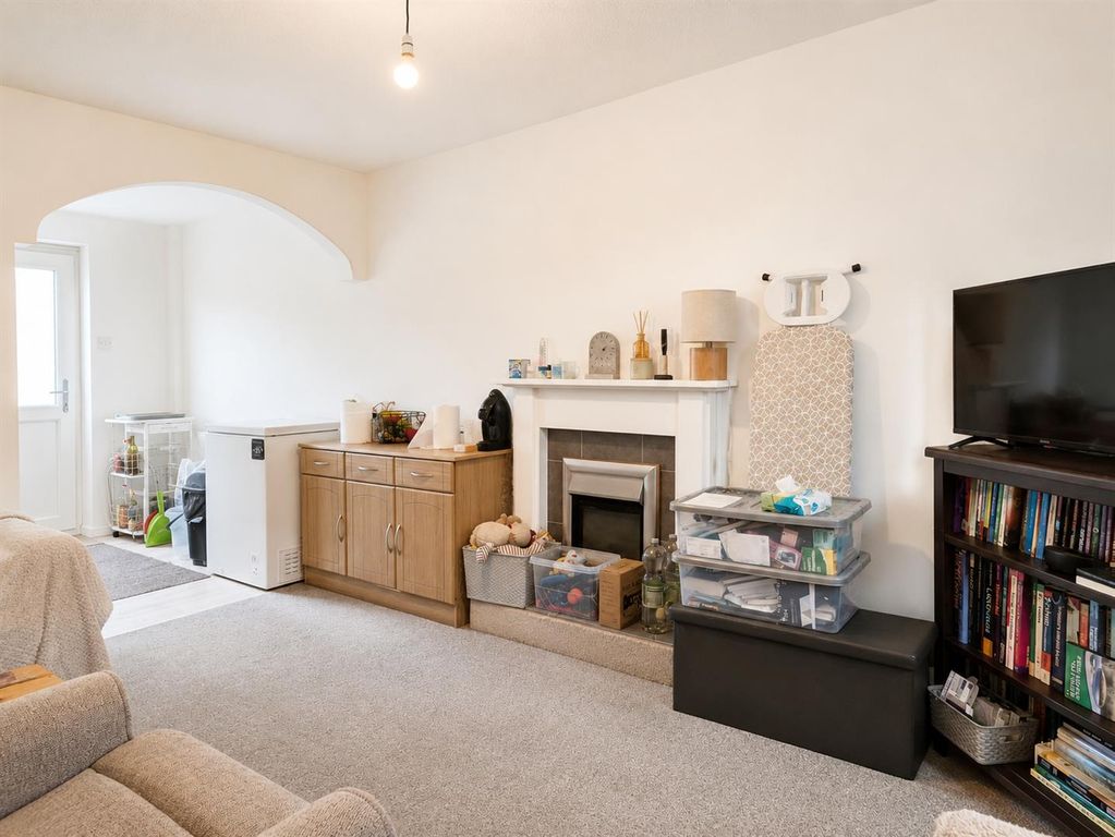 Property photo 3 of 12 8.Png