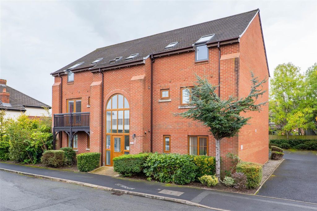 Property photo 1 of 14 Front External