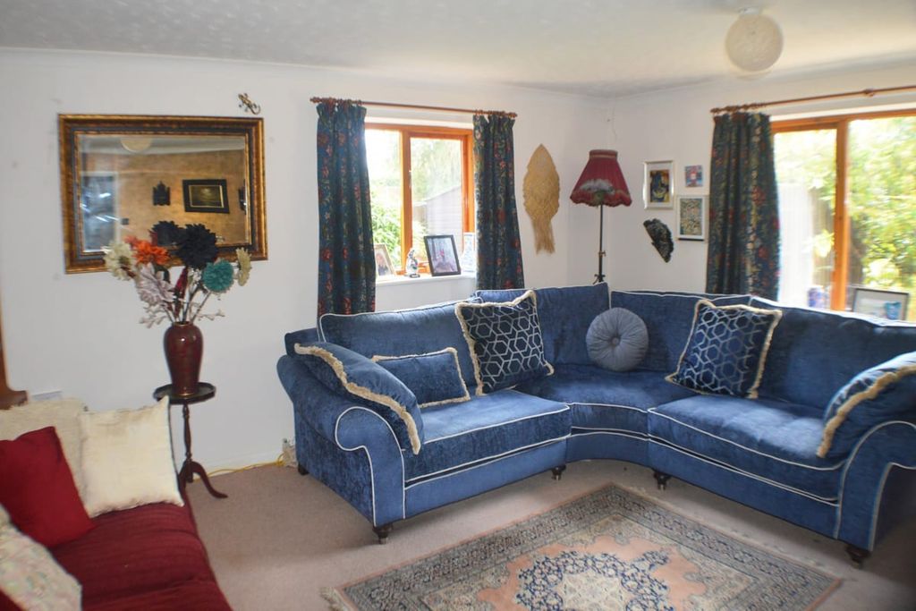Property photo 2 of 10