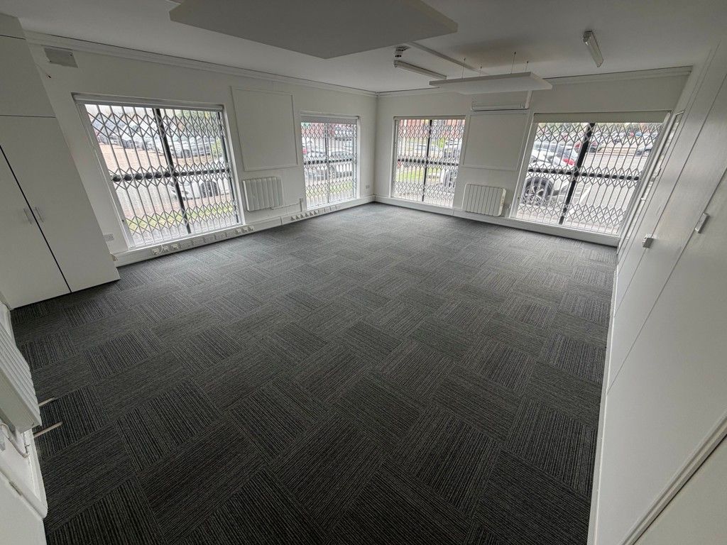 Property photo 2 of 9 Photo 1