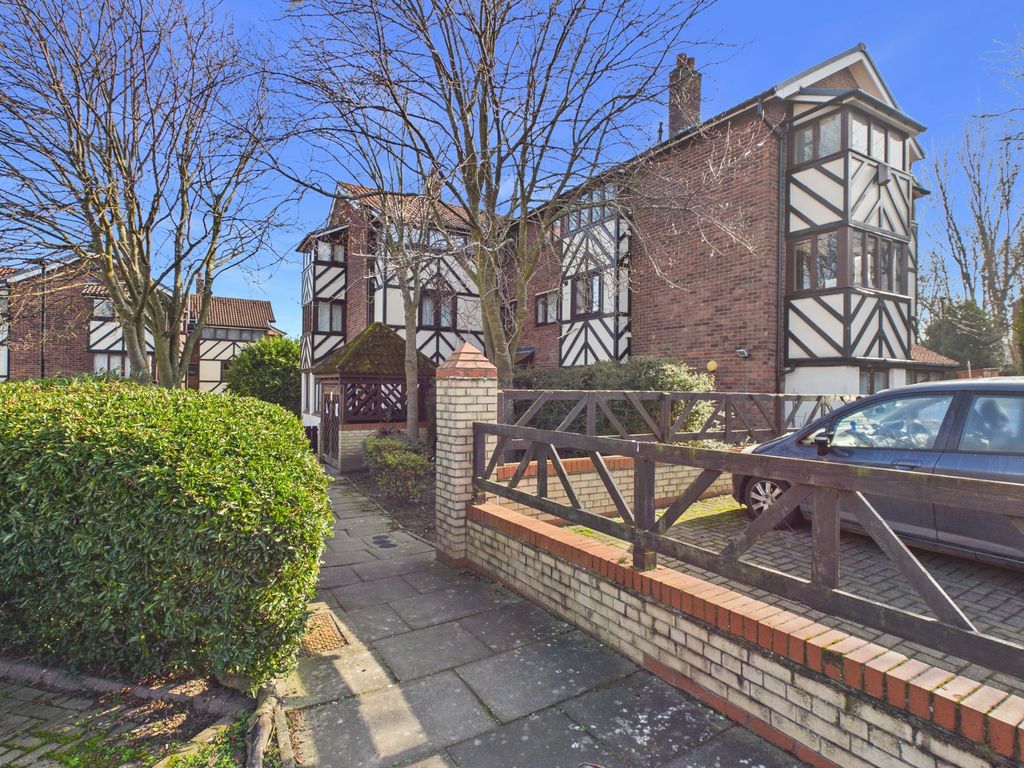 Property photo 1 of 9 External