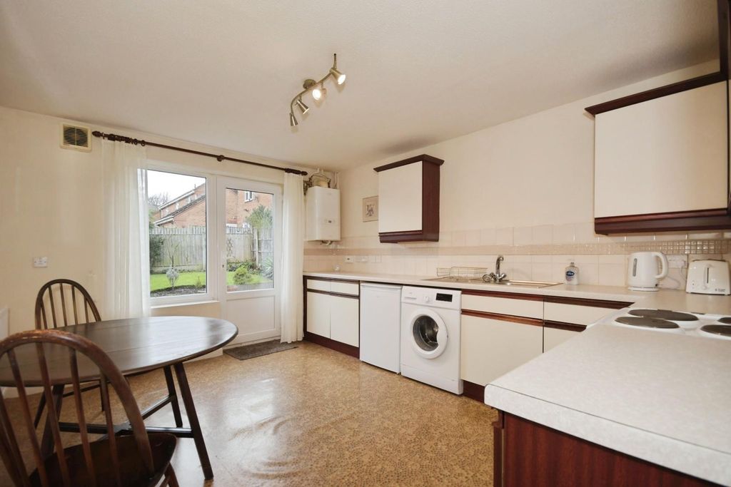 Property photo 2 of 13 Kitchen Diner 01.Jpg