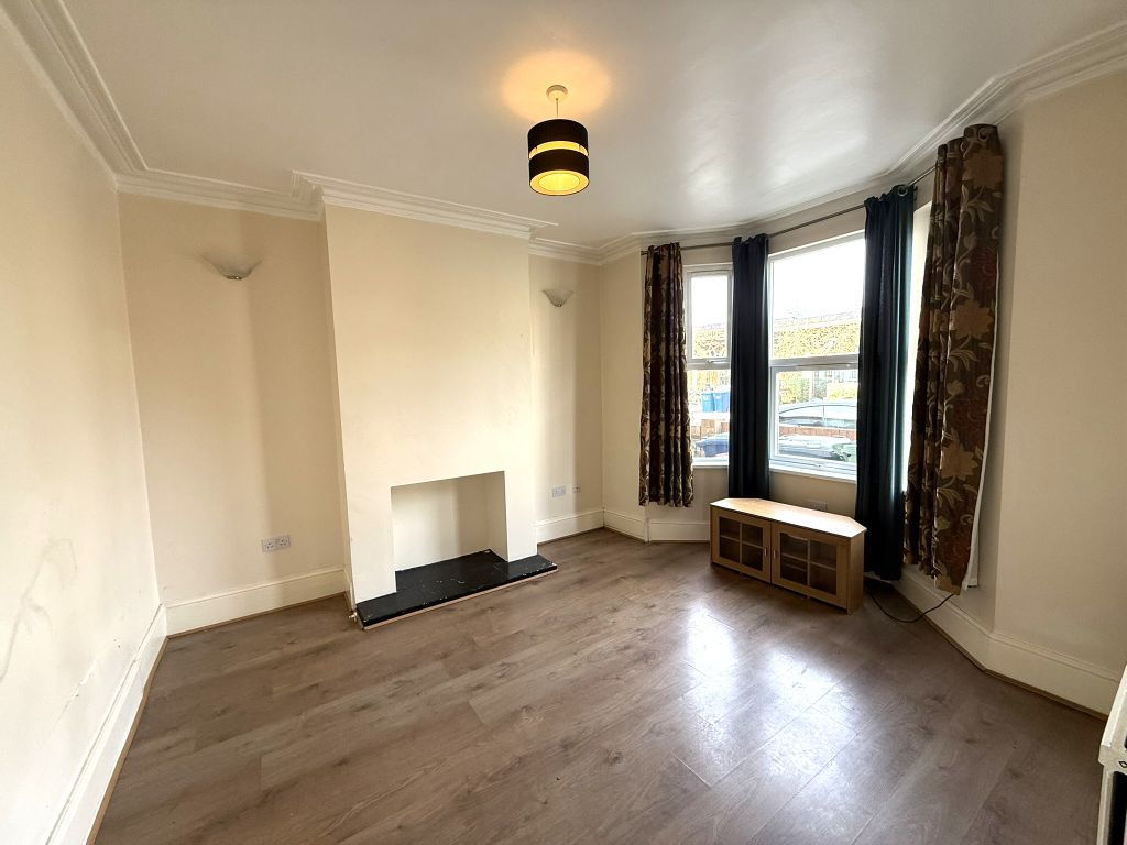 Property photo 2 of 21 Living Room