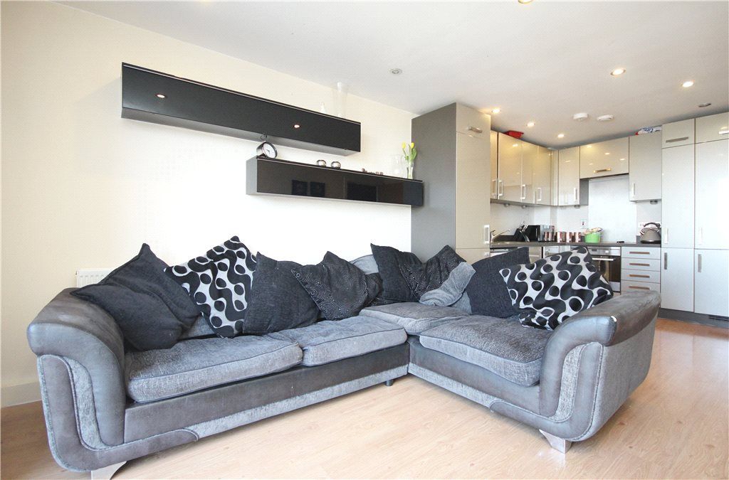 Property photo 2 of 10 Reception/Kitchen