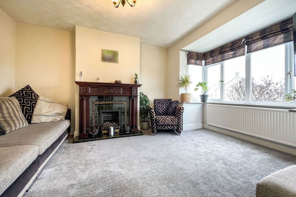 Property photo 3 of 23