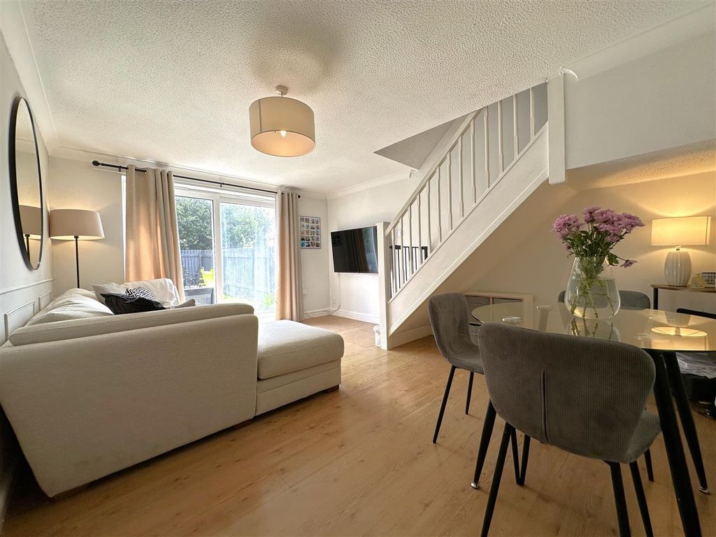 Property photo 3 of 16 Open-Plan Living Space 990