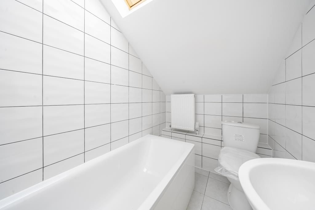 Property photo 2 of 11 Bathroom