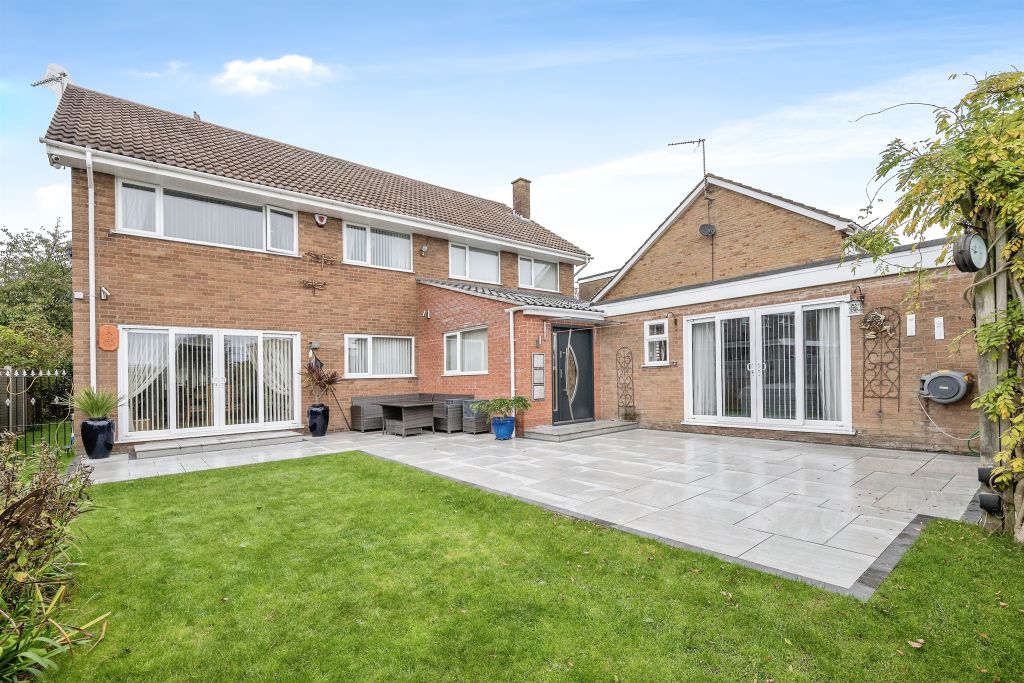 Property photo 1 of 17