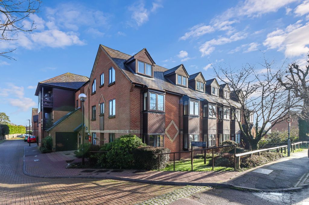 Property photo 1 of 8