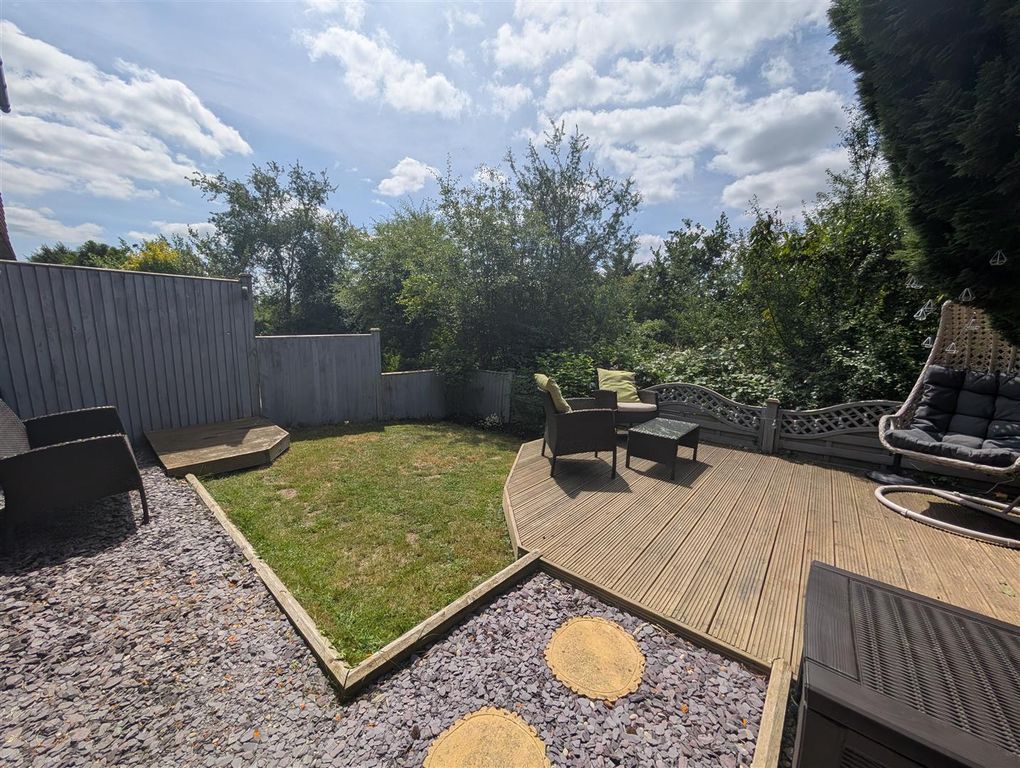 Property photo 3 of 15 Hawden Close 4.Jpg