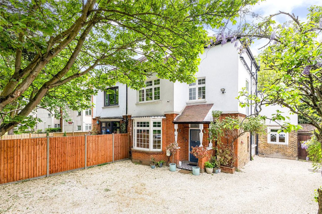 Property photo 1 of 18 Picture No. 01
