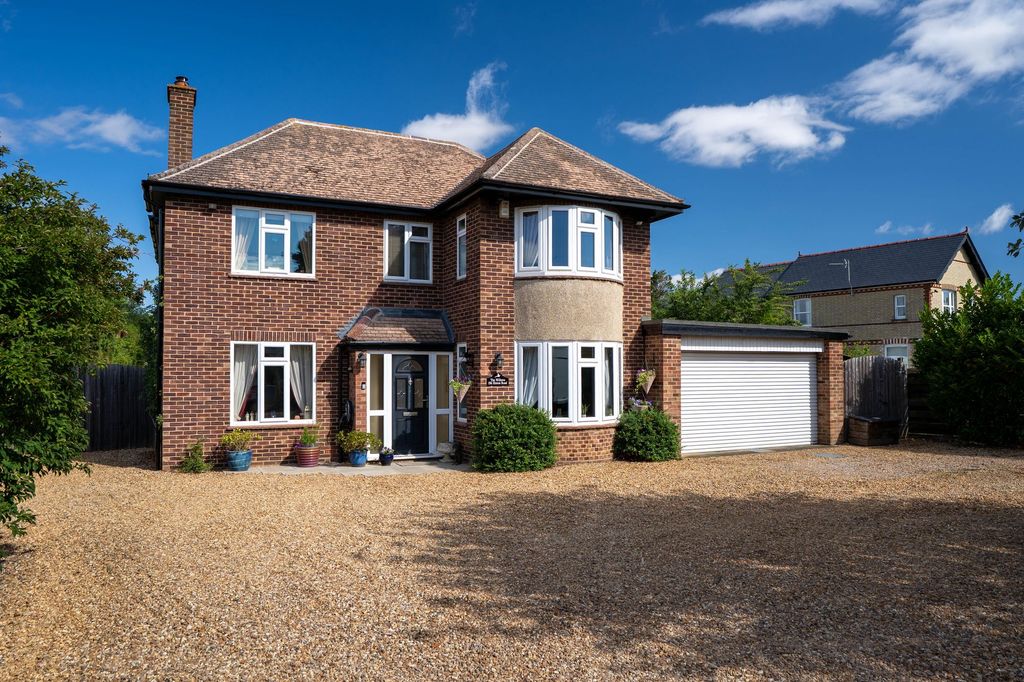 Property photo 1 of 32