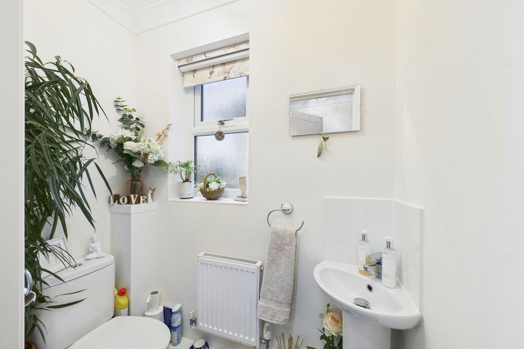 Property photo 3 of 20