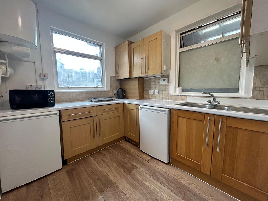 Property photo 1 of 6 1 Bed Flat To Rent King Street, Southall Ub2