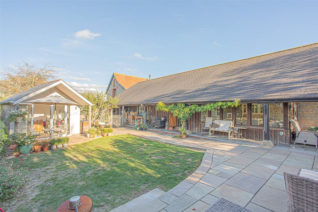 Property photo 1 of 19 Picture No. 23