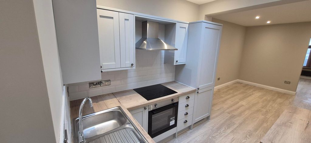 Property photo 3 of 16 Kitchen