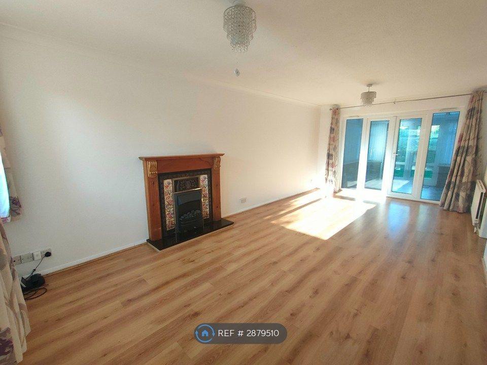 Property photo 3 of 23