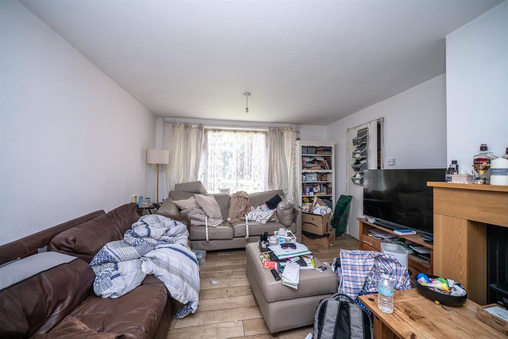 Property photo 3 of 21 125-Drakes-Drive-1004.Jpg