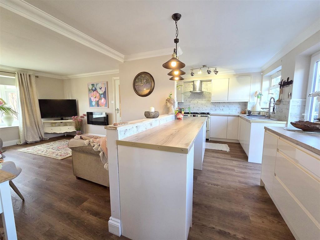 Property photo 2 of 17 Open Plan Kitchen & Lounge Area