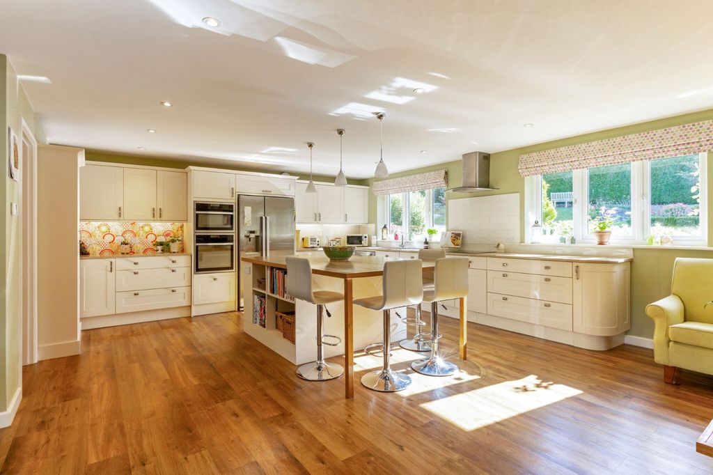 Property photo 3 of 14 Kitchen