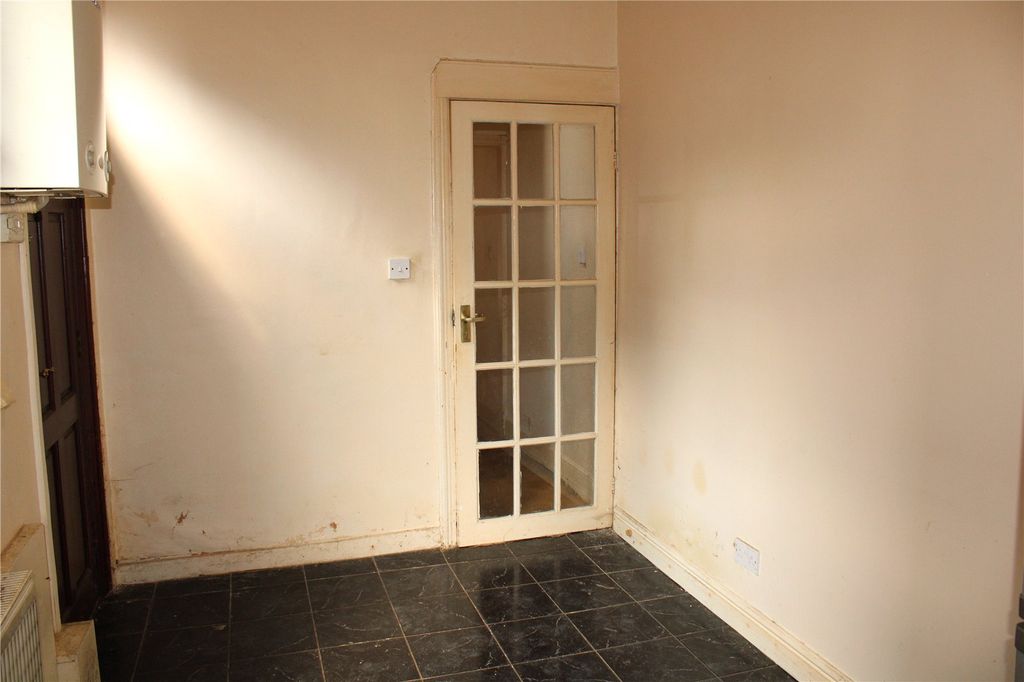 Property photo 3 of 15 Picture No. 18