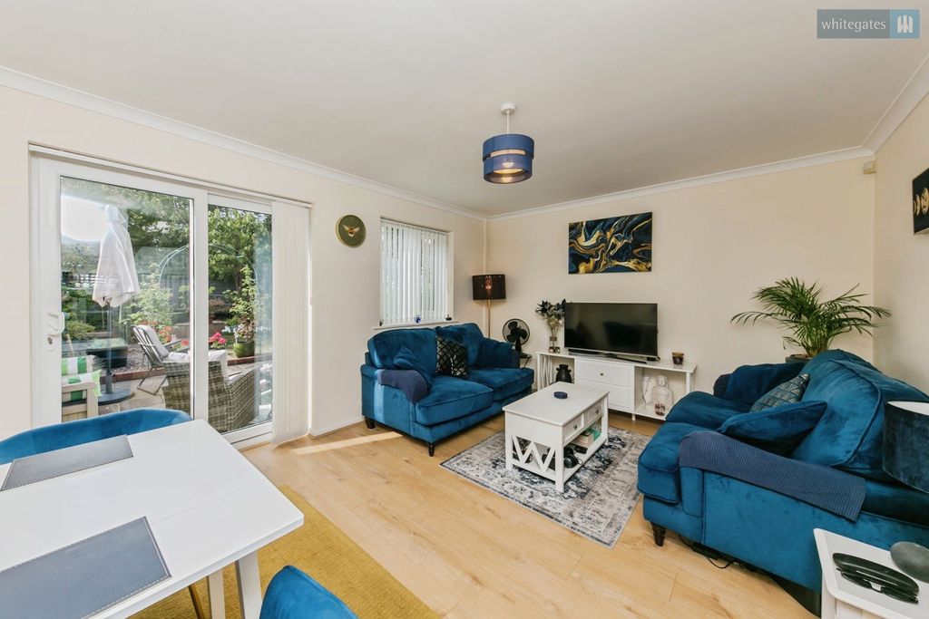 Property photo 3 of 13 Pbox-Img.Jpg