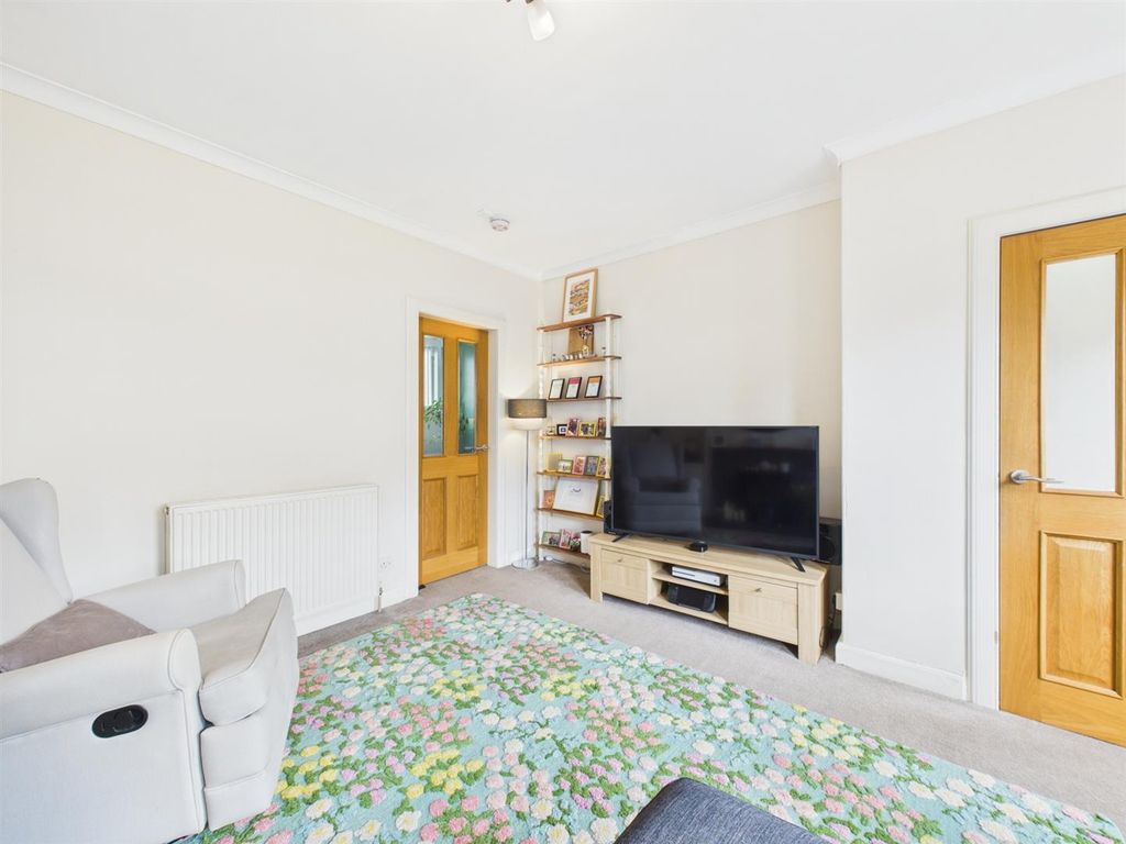 Property photo 3 of 16 Cam03924G0-Pr0036-Still006.Jpg