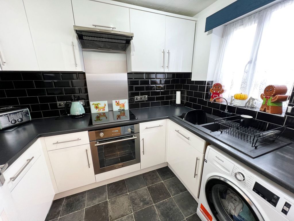 Property photo 1 of 20