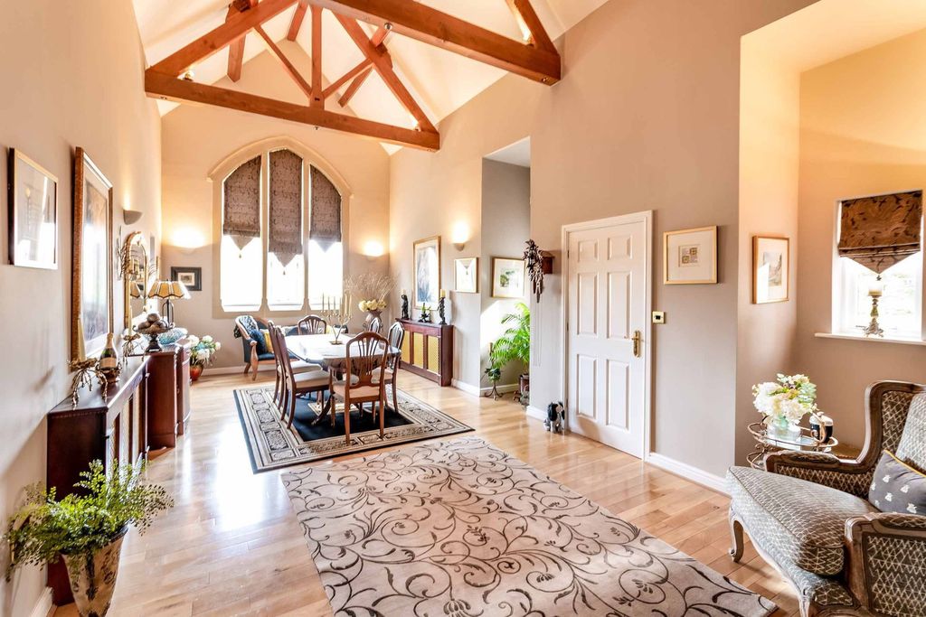 Property photo 3 of 33