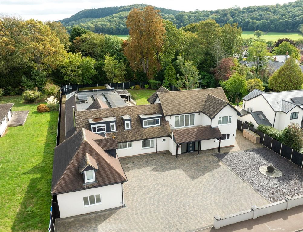 Property photo 1 of 33 Picture No. 48