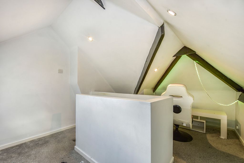 Property photo 2 of 17 Attic Room