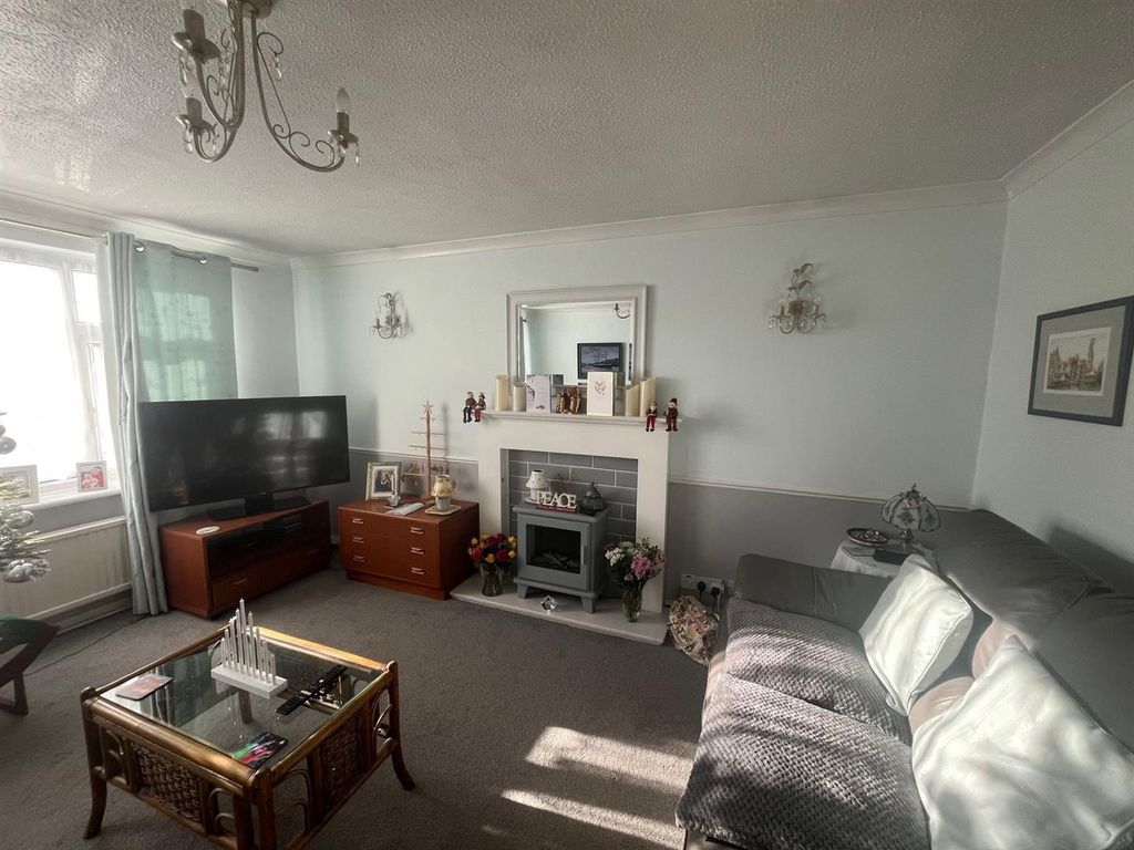 Property photo 2 of 22 Thumbnail_Img_4207.Jpg