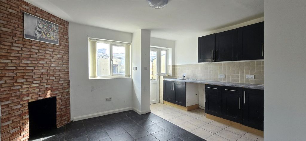 Property photo 2 of 13 Picture No. 22