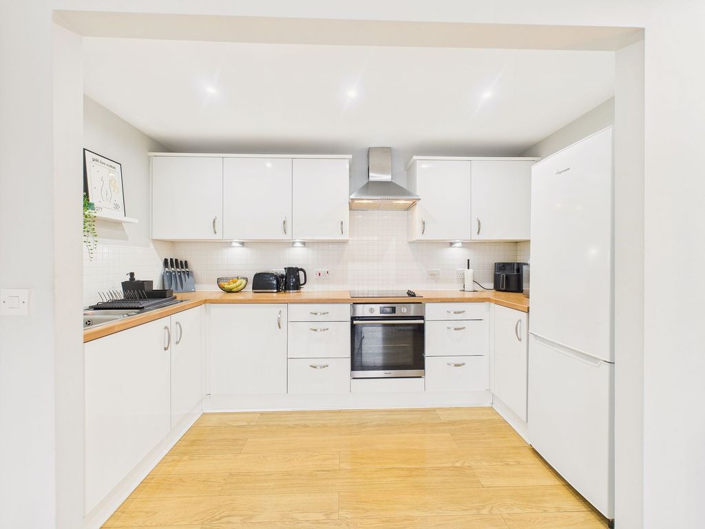 Property photo 2 of 13 Kitchen